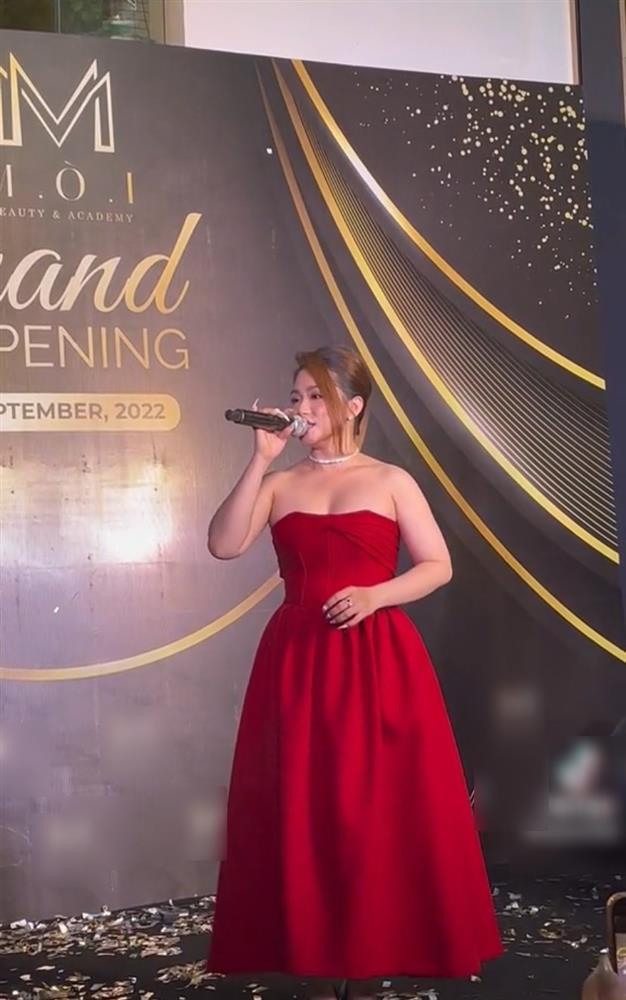 Chọn sai váy, Lương Bích Hữu lộ thân hình đô con-4