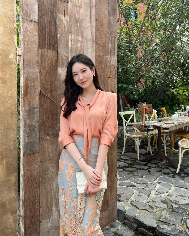 10 cách diện chân váy bút chì thanh lịch-2