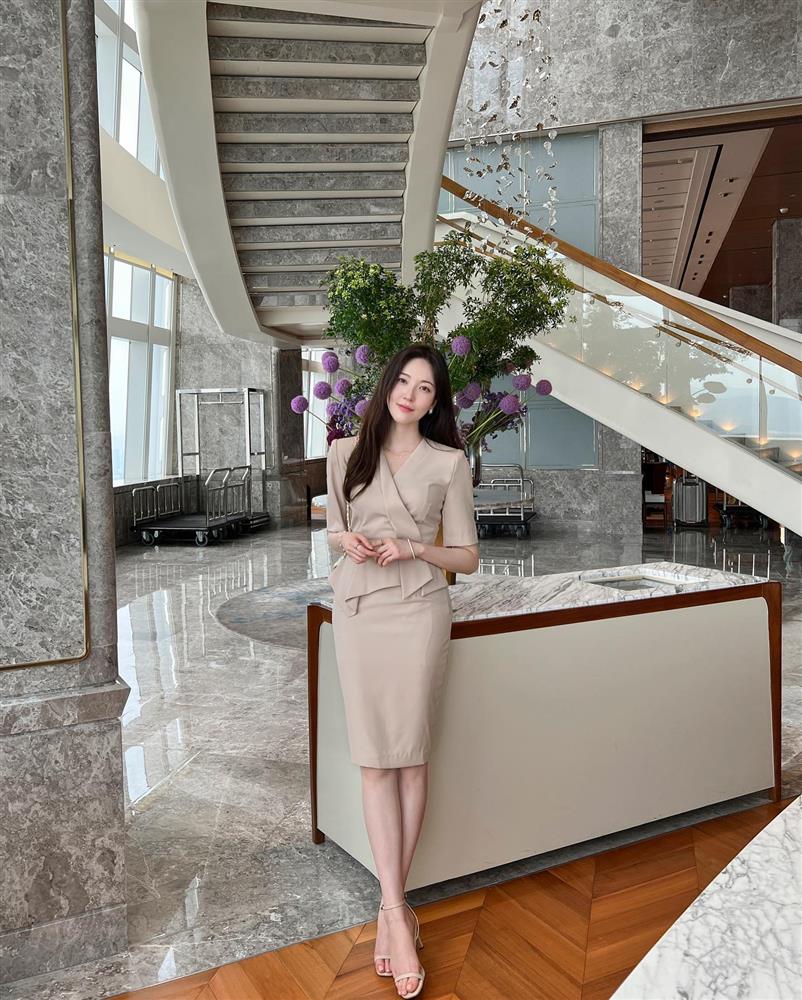 10 cách diện chân váy bút chì thanh lịch-8