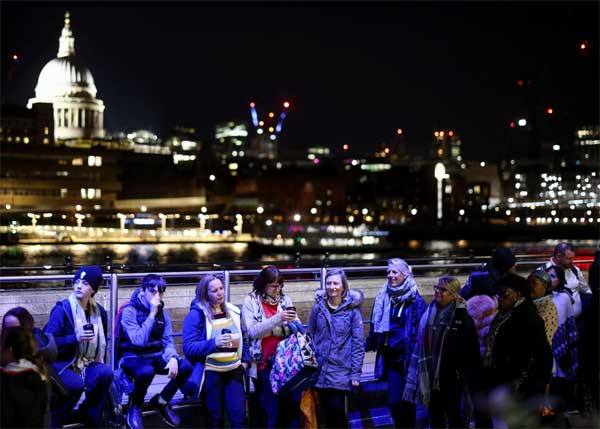 Ngày cuộc sống tạm dừng ở London-2