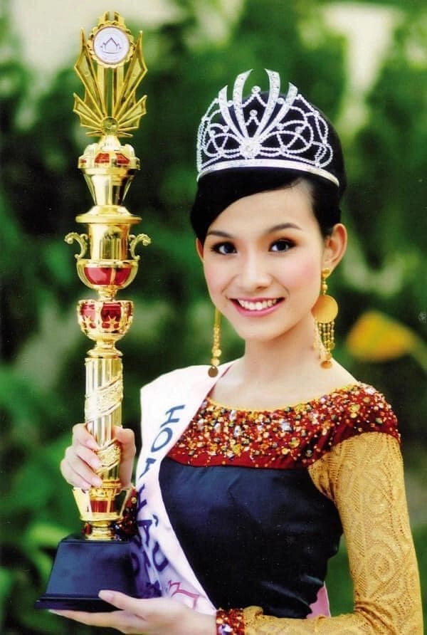 Hoa hậu Hoàn Vũ đầu tiên của Việt Nam và cuộc sống viên mãn bên chồng và 3 con-1