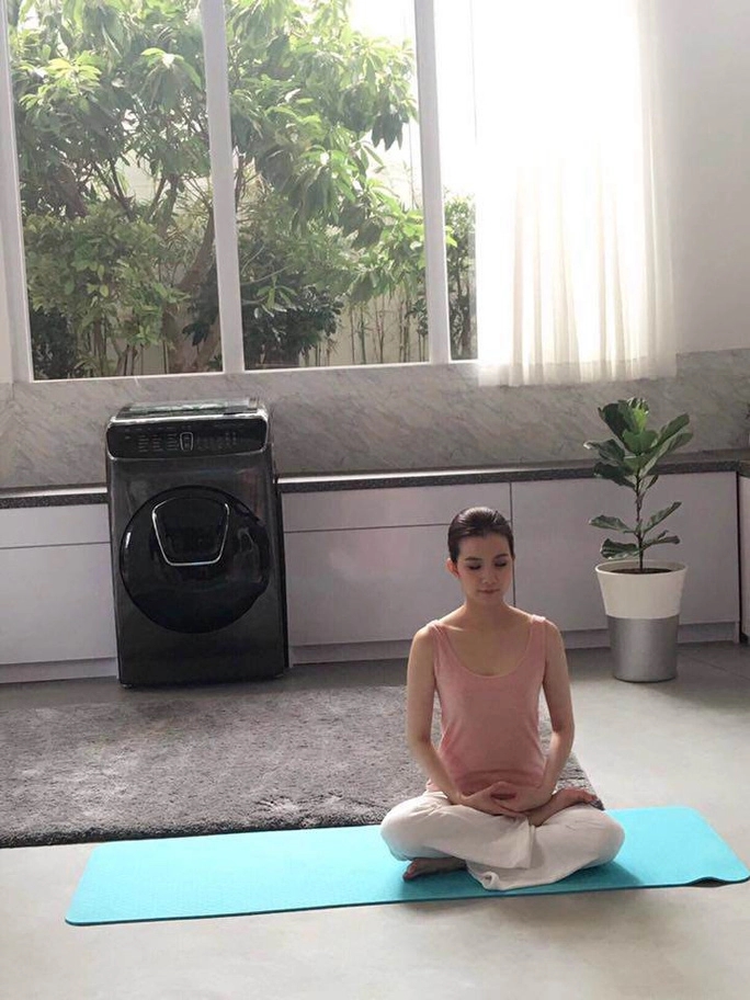 Hoa hậu Hoàn Vũ đầu tiên của Việt Nam và cuộc sống viên mãn bên chồng và 3 con-4