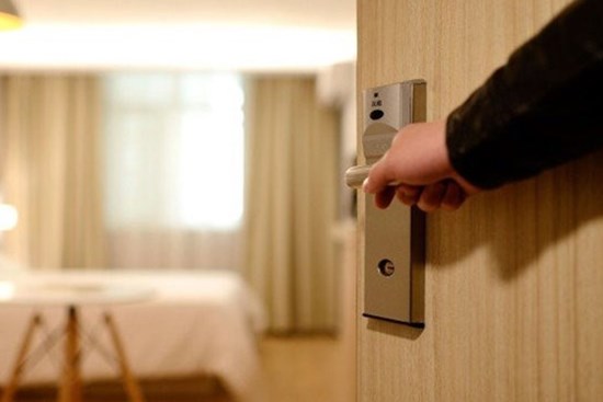 Vợ lo ăn từng bữa, chồng mang trăm triệu cho nhân tình