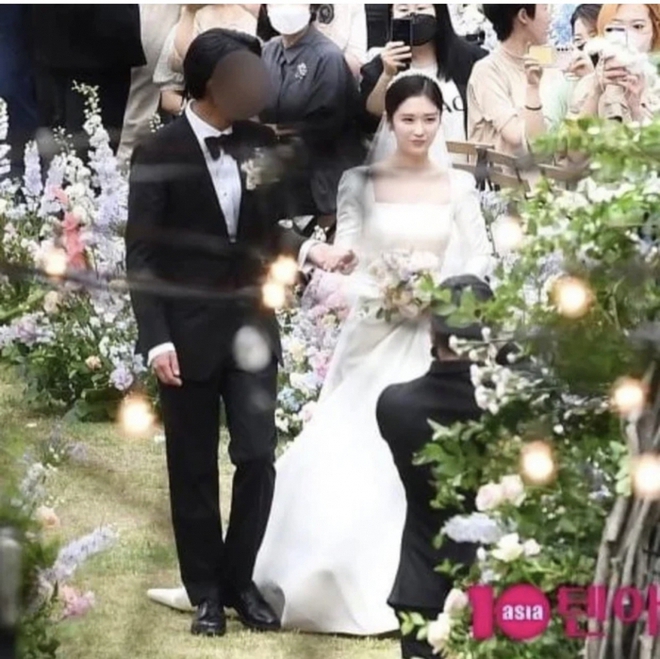 Hôn nhân kín tiếng và ngọt ngào của Jang Nara bên chồng kém tuổi-1
