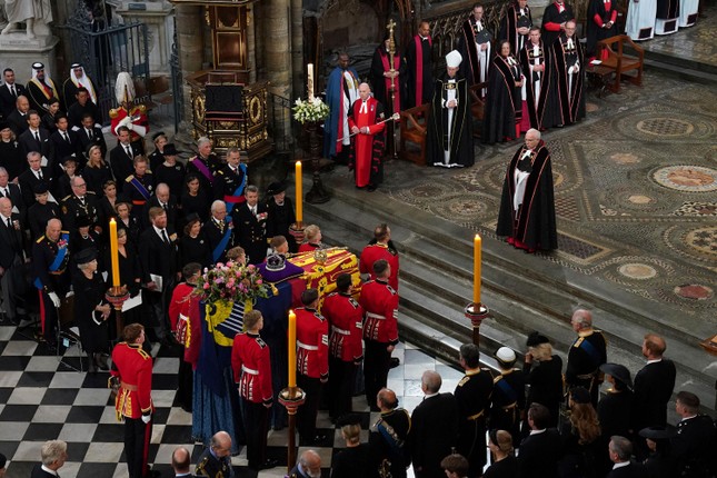Toàn cảnh tang lễ Nữ hoàng Anh Elizabeth II-12