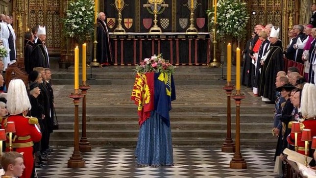 Toàn cảnh tang lễ Nữ hoàng Anh Elizabeth II-13