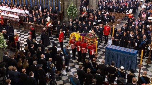 Toàn cảnh tang lễ Nữ hoàng Anh Elizabeth II-20