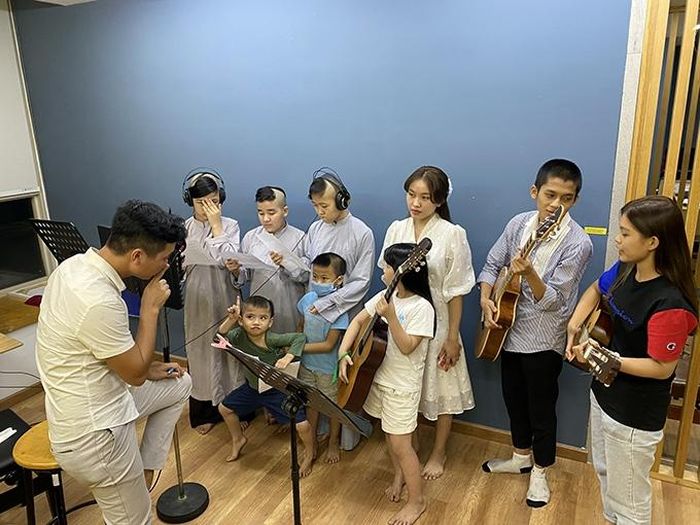 Cuộc sống các con Phi Nhung ra sao sau 1 năm mẹ qua đời?-11