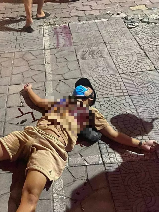 Vụ nam thanh niên bị đâm tử vong trên phố Láng Hạ: Tài xế taxi có quen biết người nhà của hung thủ-1