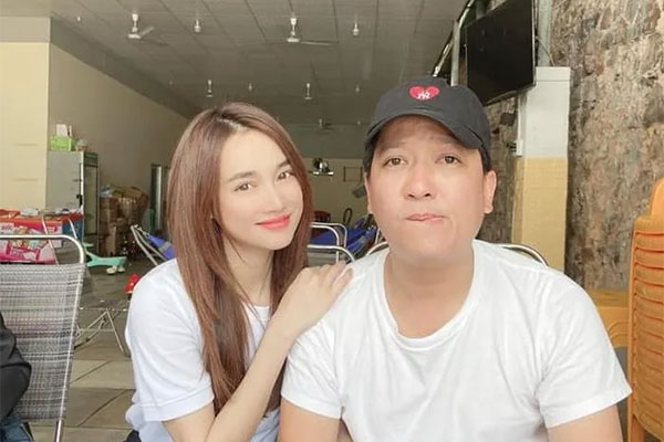 Nhã Phương tiết lộ lý do Trường Giang vắng mặt trong sinh nhật bố vợ-5