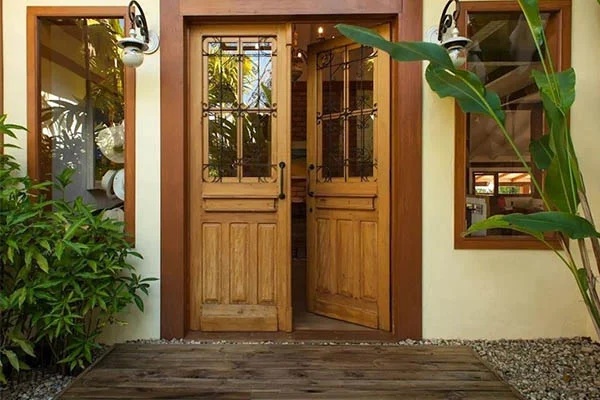 Mở cửa chính nên đẩy vào trong hay mở ra ngoài mới thuận phong thủy, hút tài lộc về?-2