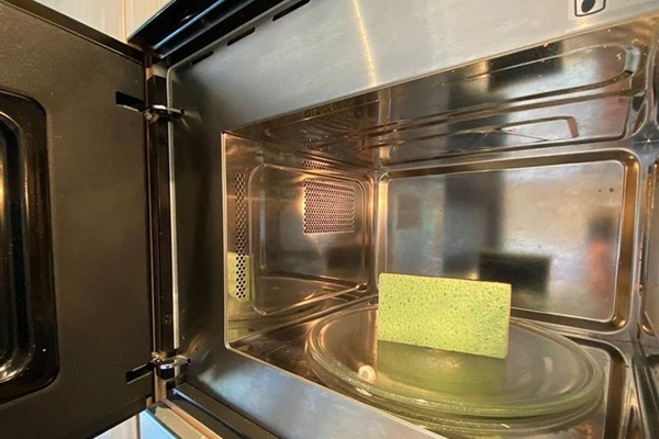 Treo giấy vệ sinh quay vào trong hay ra ngoài mới đúng: 90% không biết câu trả lời-4