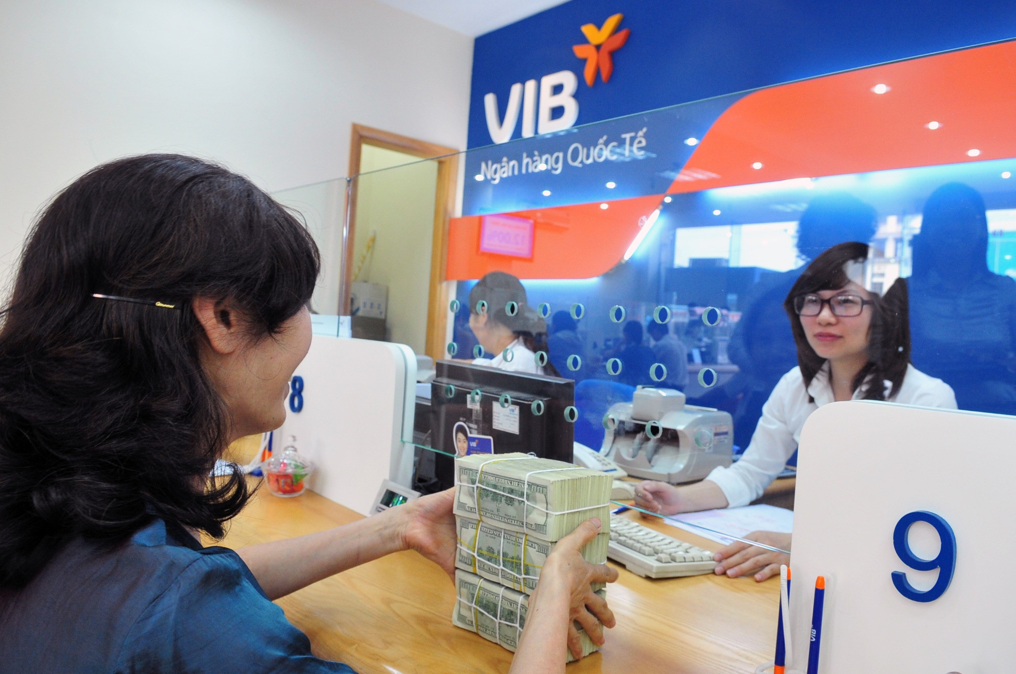 850 triệu gửi tiết kiệm bỗng trở thành tiền nộp hợp đồng bảo hiểm-2