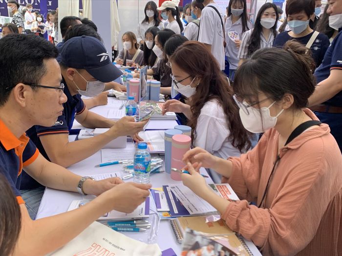 Choáng vì học phí tăng-1