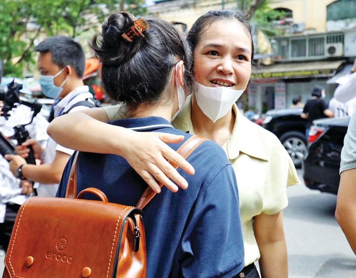 Choáng vì học phí tăng-2