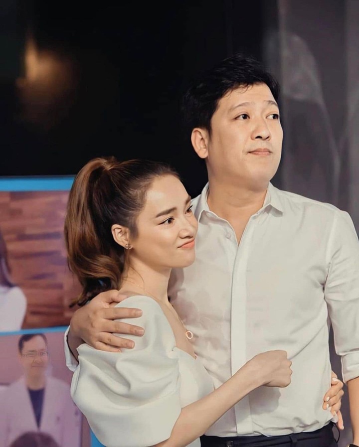 Muôn kiểu phản ứng của mỹ nhân Việt trước tin đồn bầu bí-19