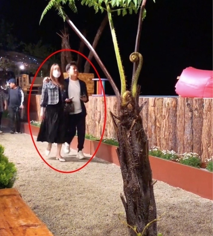 Muôn kiểu phản ứng của mỹ nhân Việt trước tin đồn bầu bí-18