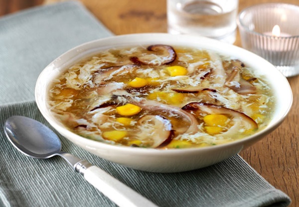 Thời tiết giao mùa, mẹ đảm vào bếp làm ngay món súp gà ngô thơm lừng, bổ dưỡng-2