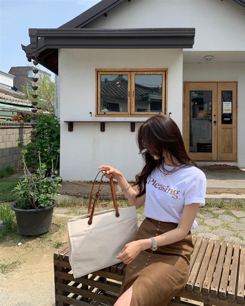 4 kiểu áo trắng giúp phong cách thêm tinh tế-11