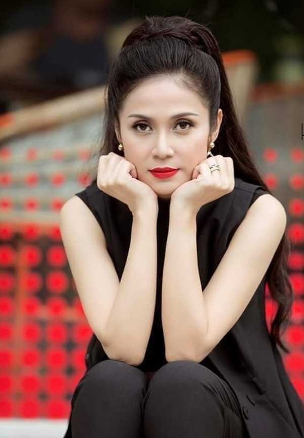 Cậu con trai bí ẩn của Việt Trinh được mẹ dạy dỗ khéo léo, tinh tế về giới tính-1