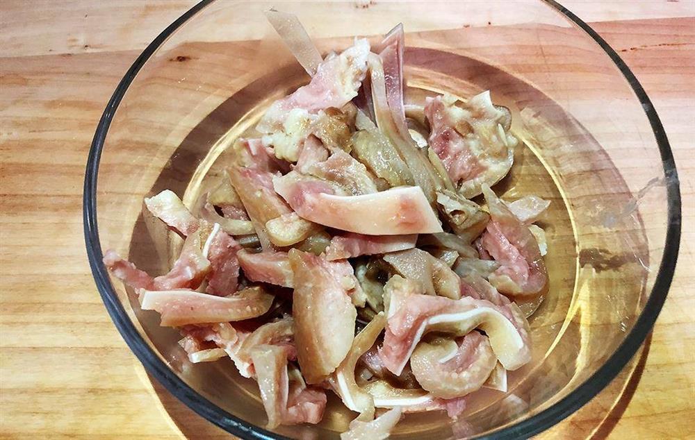 Làm gỏi tai heo ngon giòn sần sật ngay tại nhà chỉ với 3 bước đơn giản-2