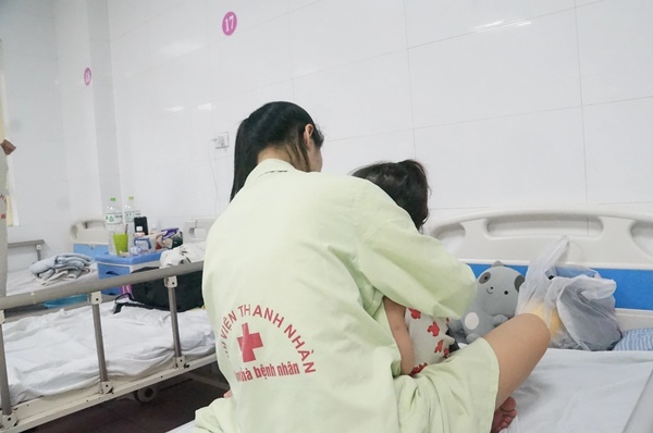 Bệnh nhân nhi bị sốt xuất huyết, tràn dịch màng phổi, bác sĩ đưa ra khuyến cáo-3