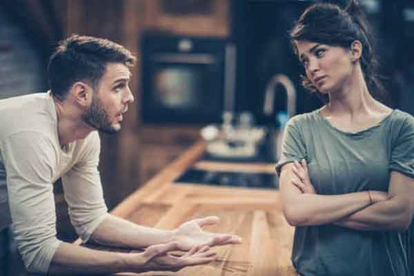 Đêm tân hôn bị phá hỏng bởi màn tranh cãi nảy lửa khi mẹ chồng đập cửa đòi giữ của hồi môn-2