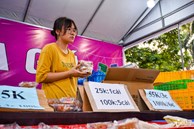 Bánh Trung thu bán tháo giá siêu rẻ khắp vỉa hè Hà Nội