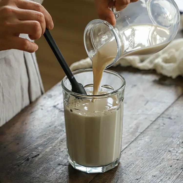 Cách làm sữa chua đậu nành ăn sáng ngon mà ăn vặt cũng hợp lý-2