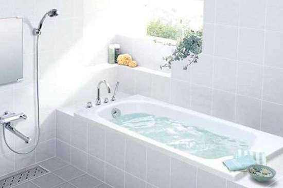 Không dùng chất tẩy rửa, chỉ cần thứ rẻ bèo này, bồn tắm ố vàng trở nên trắng sáng đến bất ngờ