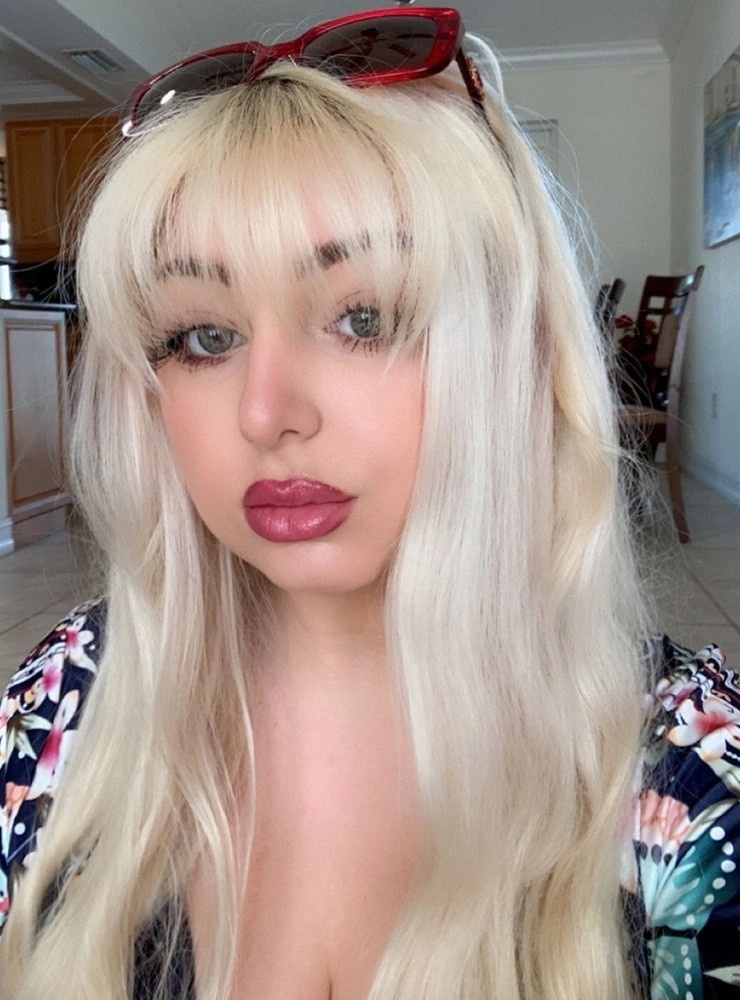 Những cô gái chỉ ở nhà, sống bằng tiền của người yêu-3