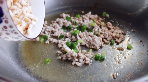 Mùa thu mang nấm kết hợp với hai thứ này, hấp chín cực thơm ngon, bổ dưỡng, ăn một lần là nhớ mãi-7