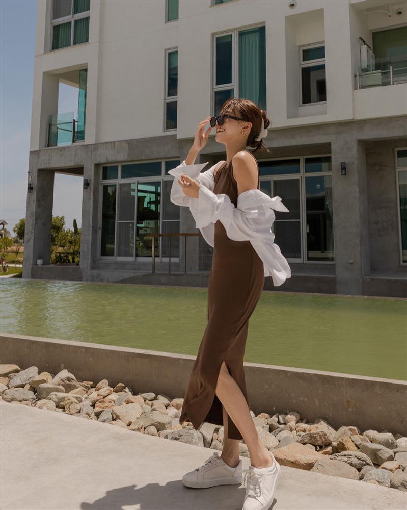 10 cách mặc váy hai dây hợp với mùa thu-2