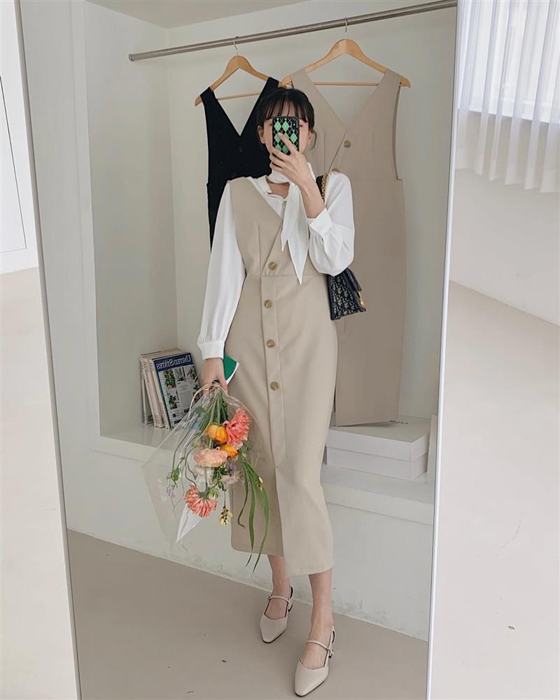 10 cách mặc váy hai dây hợp với mùa thu-7