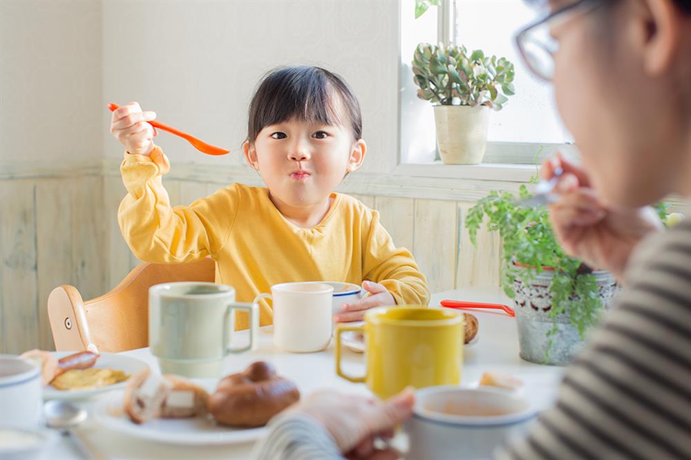 Đứa trẻ ở nhà vốn kén ăn nhưng đến lớp lại ăn rất nhiều, lời cô giáo kể khiến phụ huynh bất ngờ-3