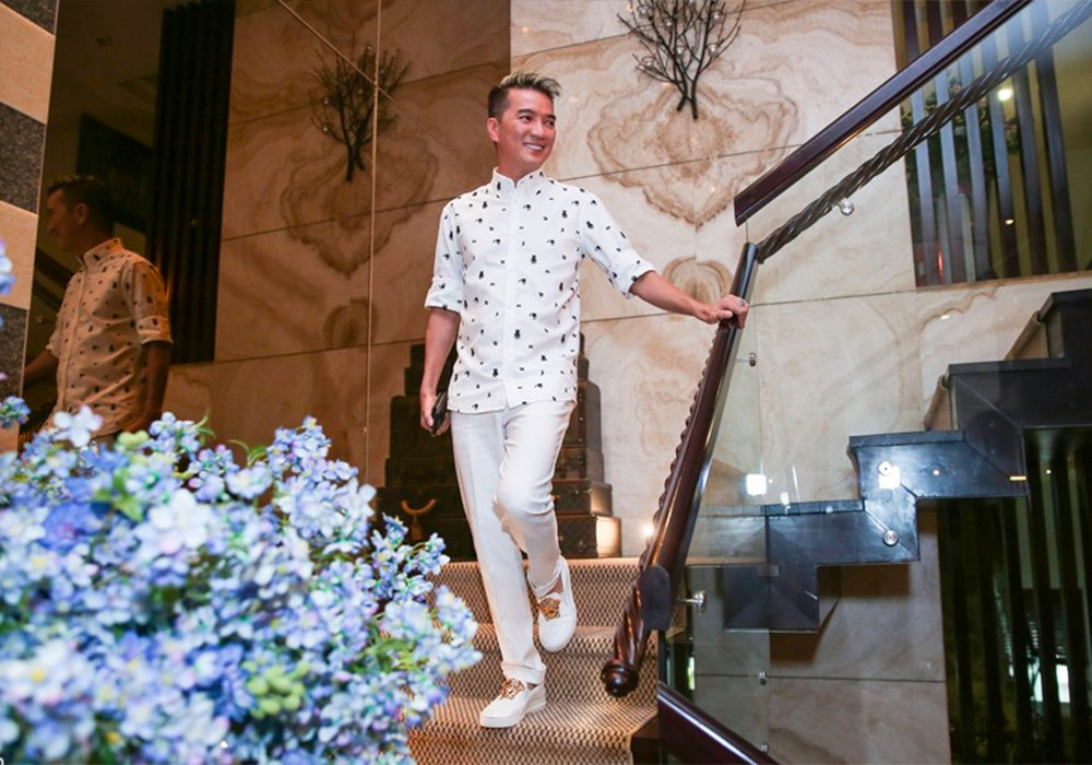 Đàm Vĩnh Hưng báo công an vì nhà bị kẻ lạ bắn súng hơi vỡ cửa kính-3