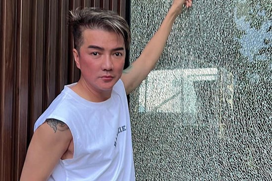 Đàm Vĩnh Hưng báo công an vì nhà bị kẻ lạ bắn súng hơi vỡ cửa kính