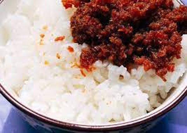 Cách làm thịt chưng mắm tép chuẩn vị miền Bắc đậm đà cho ngày mưa gió, mùi vị thơm lừng ai cũng mê-2