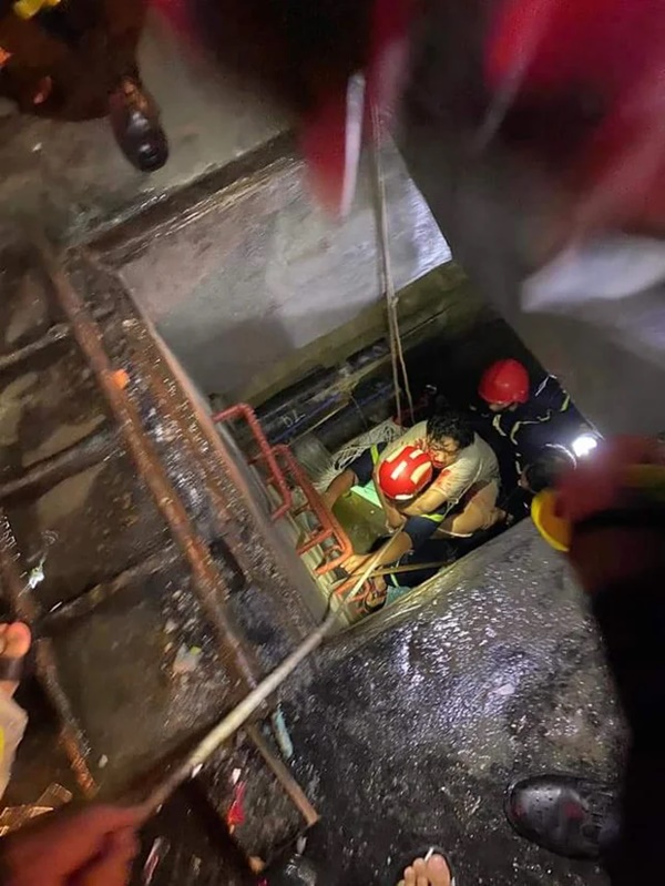 Người đàn ông đi xe máy rơi xuống cống giữa đêm, vùng vẫy kêu cứu-1