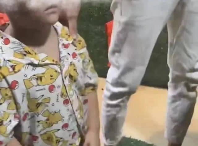 Cách xử lý thông minh của một bà mẹ khi con tự ý ăn đồ trong siêu thị-1