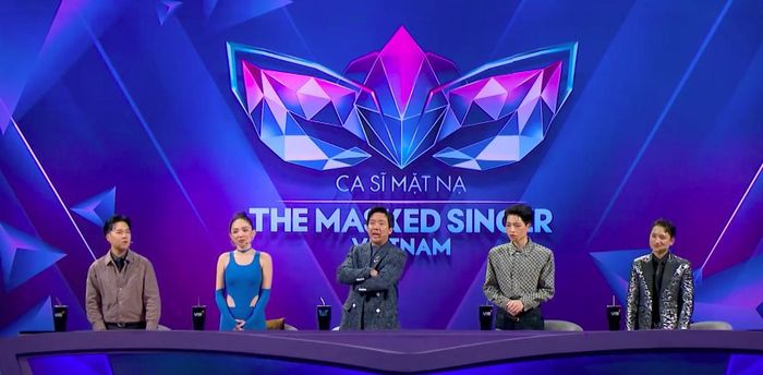 Trấn Thành nhận xét trận đấu Chàng Lúa - Hươu Thần: Đây chắc chắn là hit Ca Sĩ Mặt Nạ-4