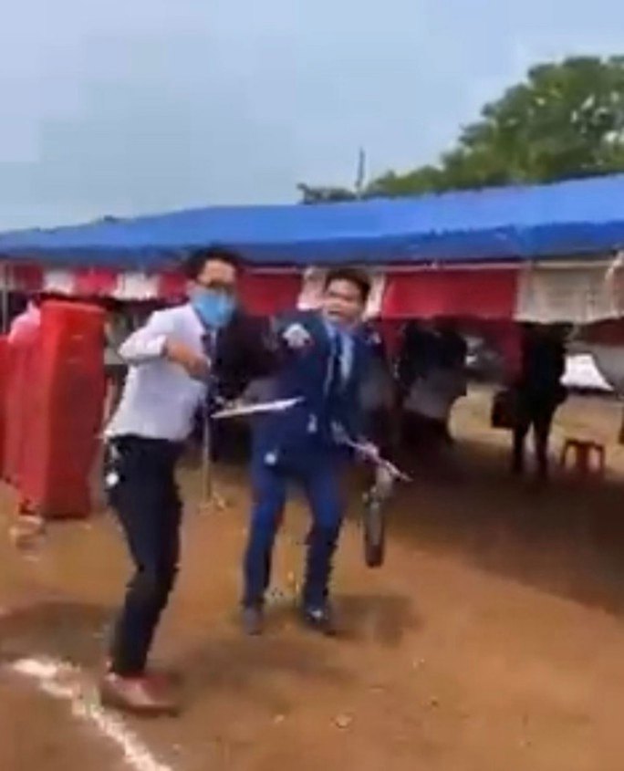 Sốt đất trên... mạng xã hội-2