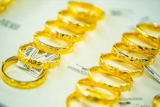 Giá vàng hôm nay 26/9: Giá giảm mạnh, vàng sắp vào đợt bán tháo?