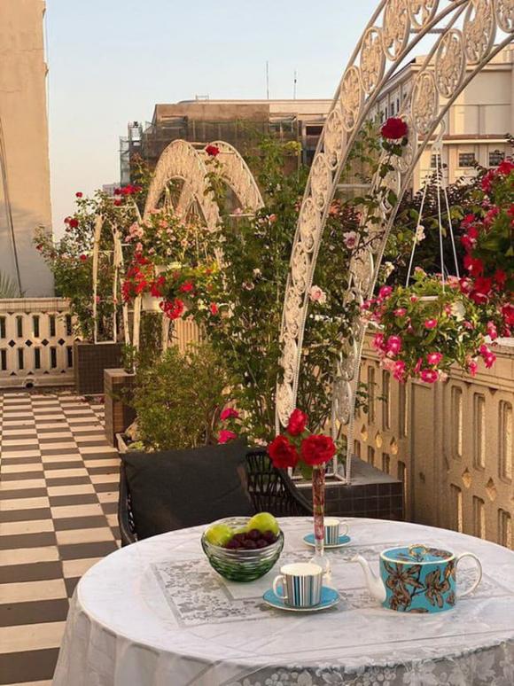 Hoa hậu Giáng My khoe thành quả thu hoạch rau củ quả bội thu trong biệt thự xa hoa-4