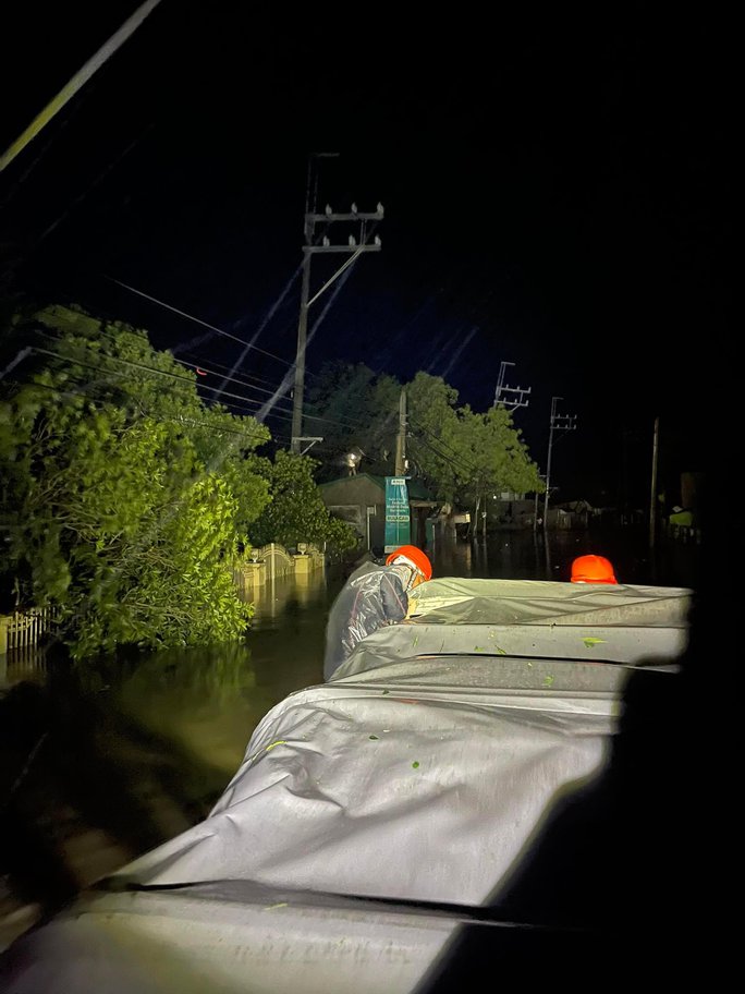 Hình ảnh siêu bão Noru hoành hành ở Philippines-11