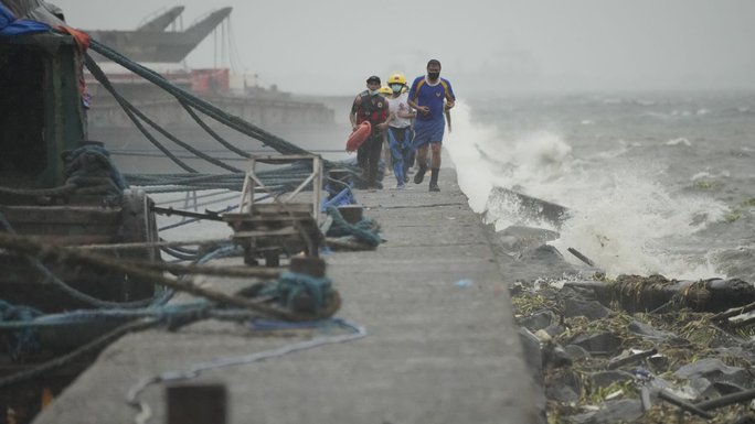 Hình ảnh siêu bão Noru hoành hành ở Philippines-6