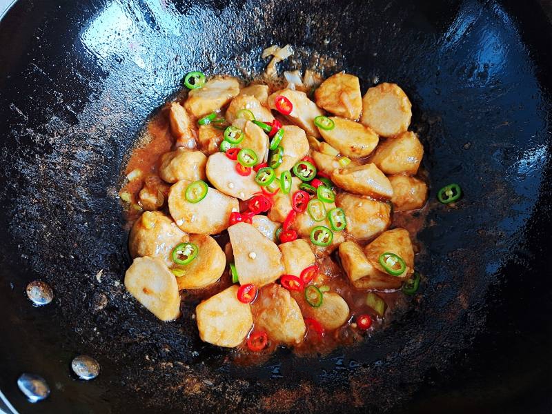 Khoai sọ rim mặn ngọt: Món chay ngon cho ngày đầu tháng-5