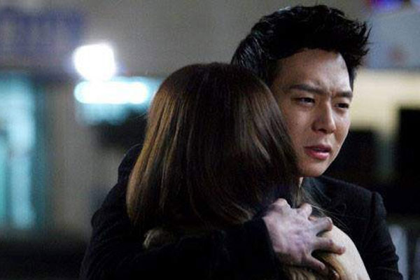 Vừa thấy mặt, mẹ đã hất thẳng xô nước vào chị tôi và anh rể tương lai-2