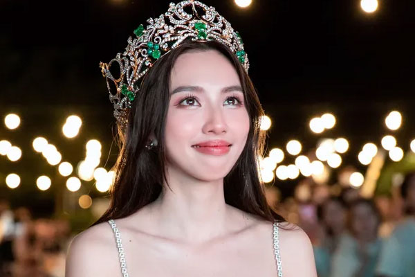 Thùy Tiên phản hồi trước tranh cãi quyên góp từ thiện cho miền Trung-2