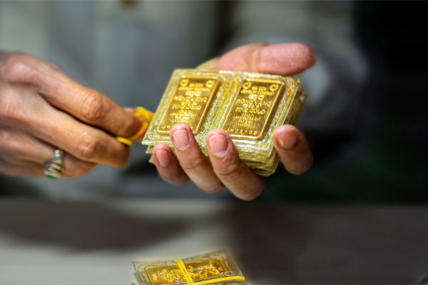 Mua vàng nửa năm trước, nhà đầu tư lỗ gần 9 triệu đồng/lượng-2